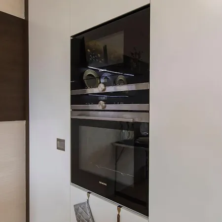Lovelystay - Sunny 2 Bedroom Apartment Lisbon