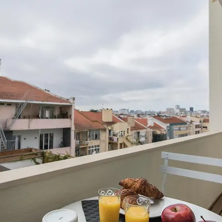 Lovelystay - Sunny 2 Bedroom Apartman Lisboa