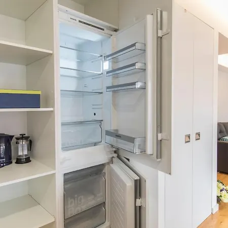 Lovelystay - Sunny 2 Bedroom Lisboa