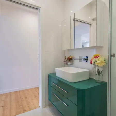 Lovelystay - Sunny 2 Bedroom