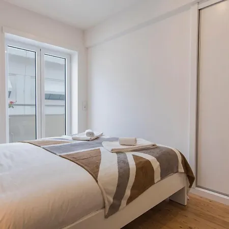 Lovelystay - Sunny 2 Bedroom Apartman Lisboa
