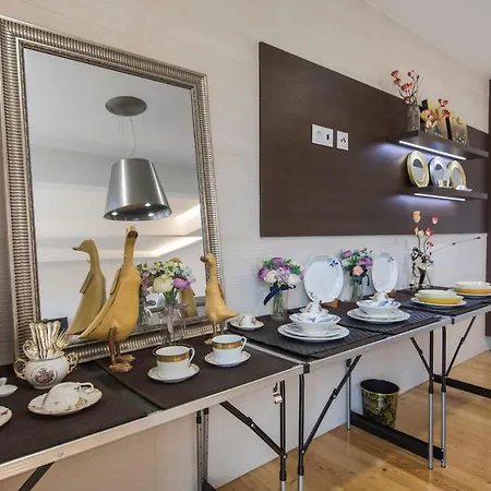 Lovelystay - Sunny 2 Bedroom Apartman *
