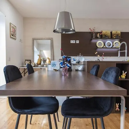 Lovelystay - Sunny 2 Bedroom Lisboa